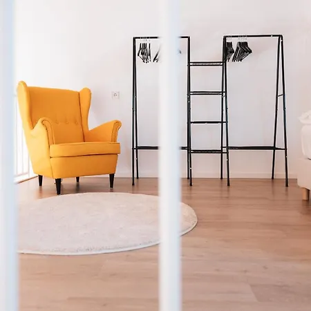 Maisonette-Wohnung Airport/Messe Stuttgart - Balkon - Parkplatz - Netflix Filderstadt Buitenkant foto